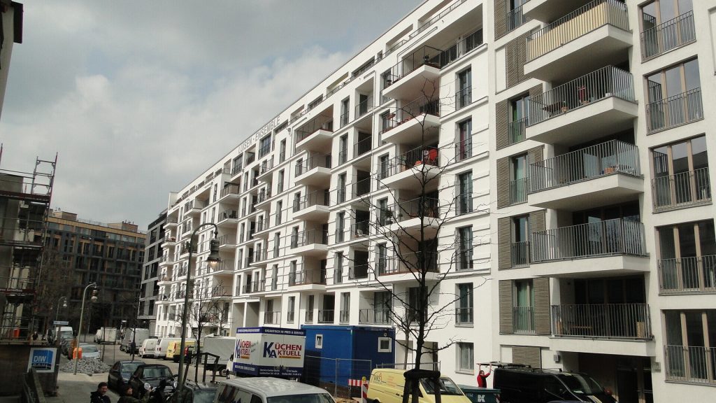 Moderne 2 Zimmer Wohnung mit Balkon in Toplage – Berlin Mitte –
